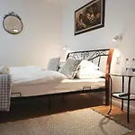 Malom-to Vendeghaz Guest house Tapolca