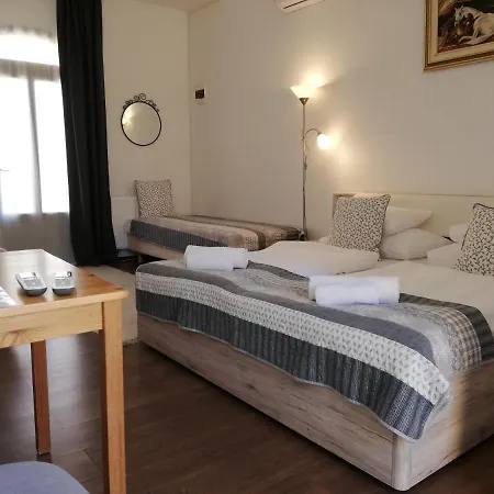 Malom-to Vendeghaz Guest house *