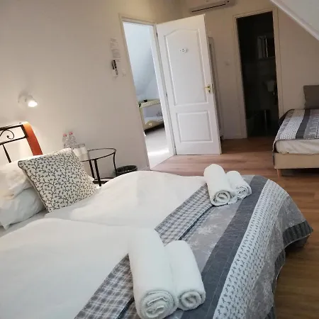 Malom-to Vendeghaz Guest house Tapolca