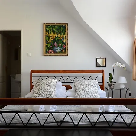 Malom-to Vendeghaz Guest house Tapolca