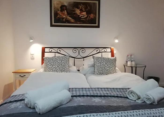 Malom-to Vendeghaz 4* Tapolca