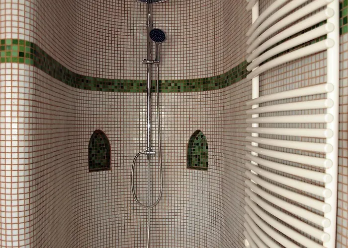 Malom-to Vendeghaz 4* 陶波尔曹