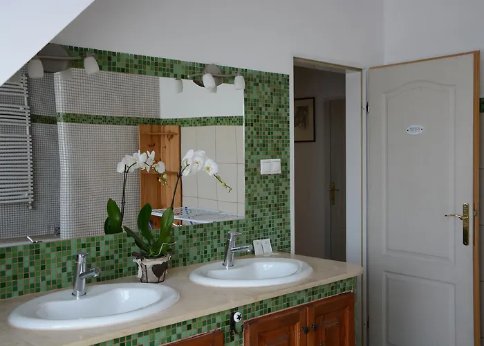 Malom-to Vendeghaz Guest house