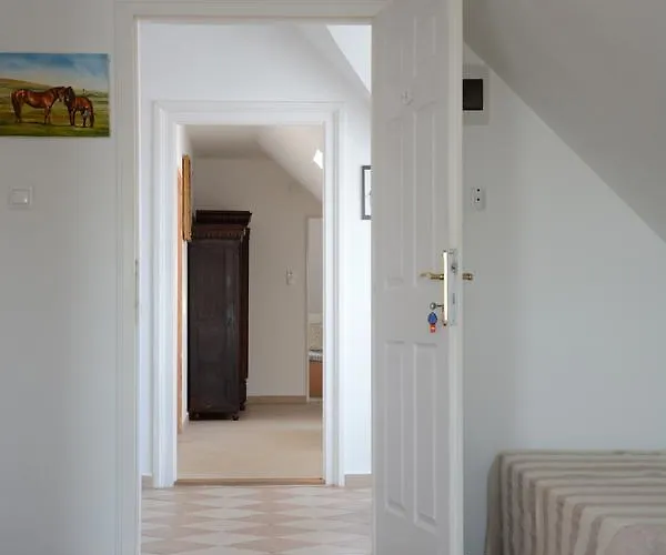 Malom-to Vendeghaz 4* 陶波尔曹